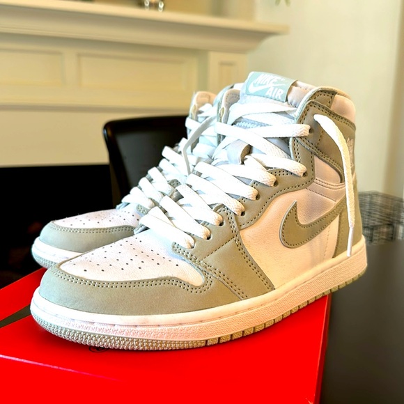 Nike Women’s Air Jordan 1 Retro High OG - Seafoam (2021)